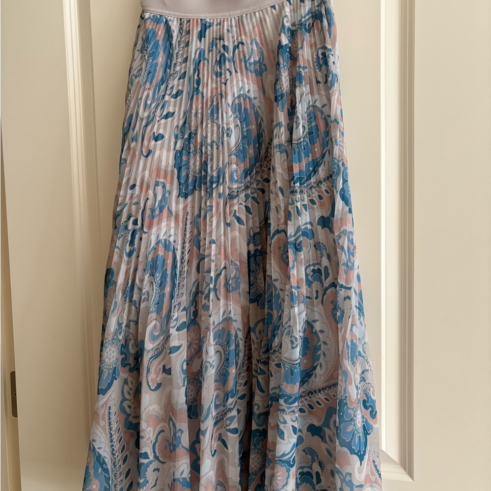 Aritzia Wilfred Twirl Pleated Skirt